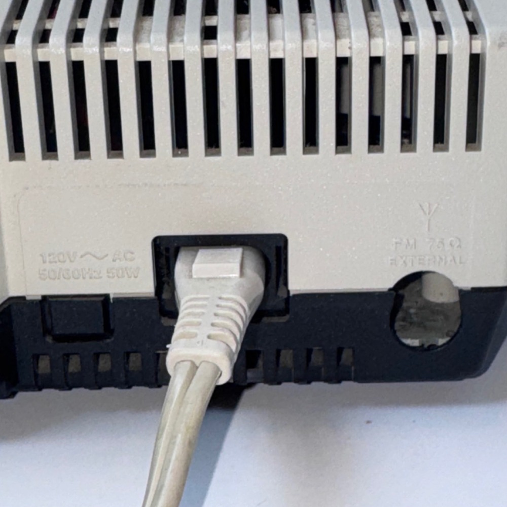 Bose Wave Radio AWR1-1W Unisex OS Cream AM/FM Alarm Clock AUX Input - Picture 5 of 10